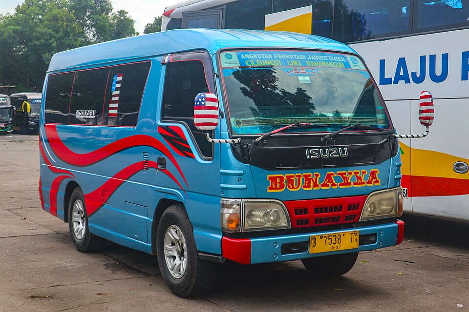 Foto Isuzu Elf armada AKAD TRAVEL